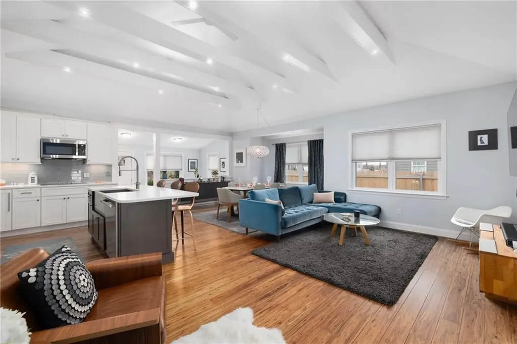 22 Walsh Avenue Barrington RI 02806