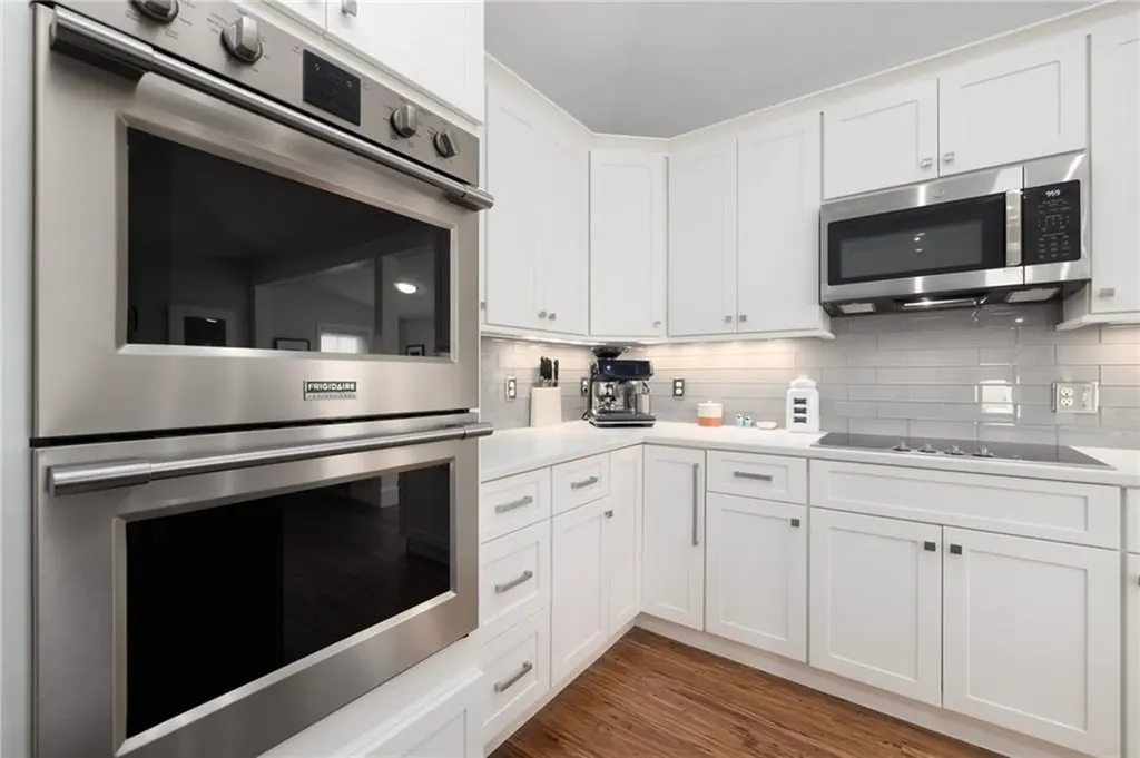 22 Walsh Avenue Barrington RI 02806