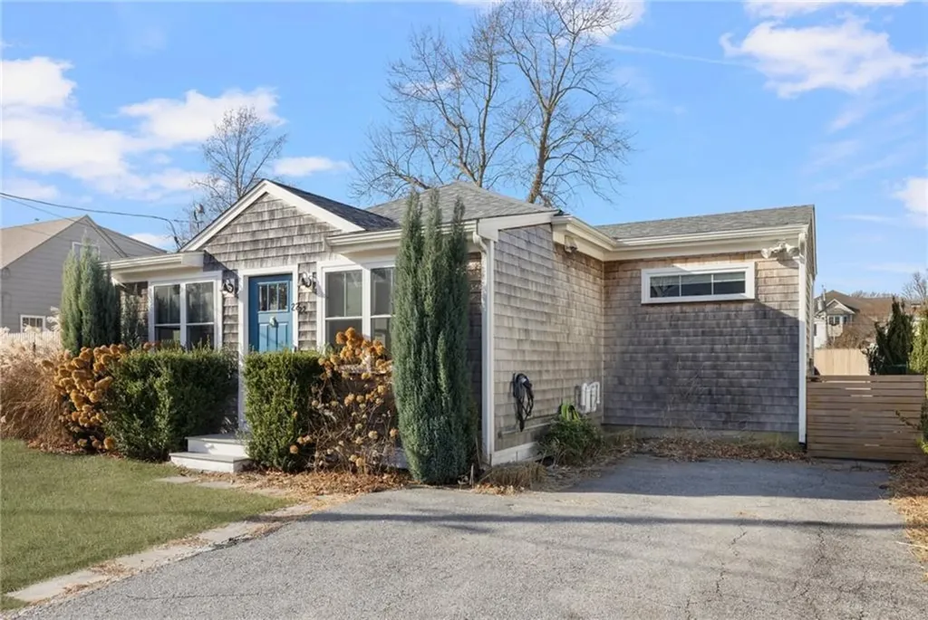 22 Walsh Avenue Barrington RI 02806