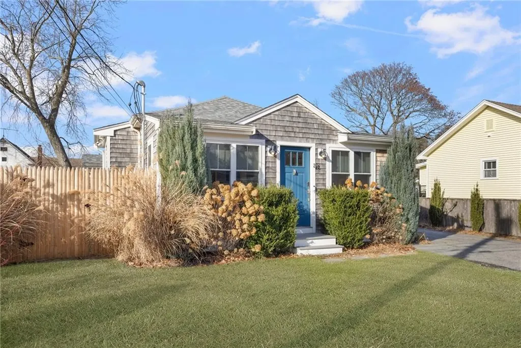 22 Walsh Avenue Barrington RI 02806