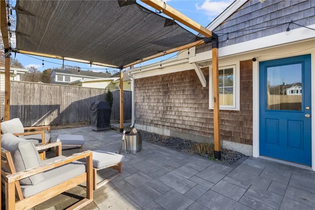 22 Walsh Avenue Barrington RI 02806
