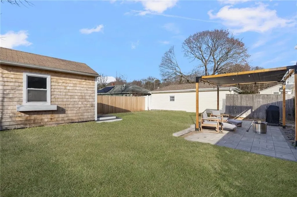 22 Walsh Avenue Barrington RI 02806