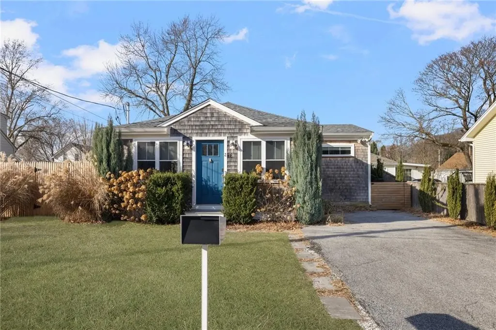 22 Walsh Avenue Barrington RI 02806