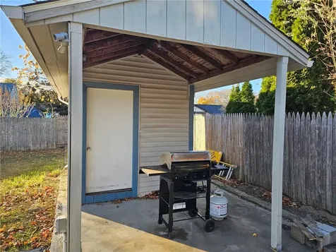 85 Wesleyan Avenue Warwick RI 02886