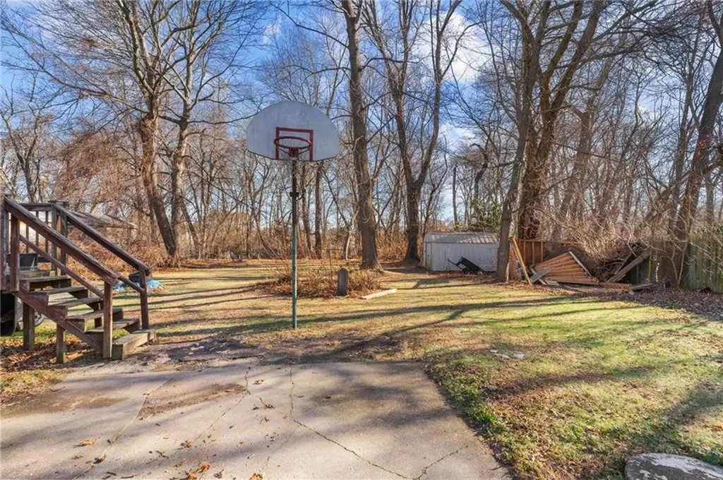 96 Walnut Glen Drive Warwick RI 02886