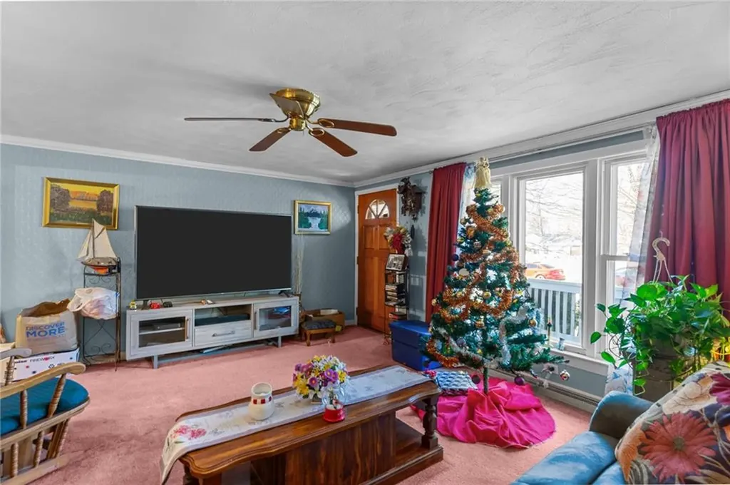 96 Walnut Glen Drive Warwick RI 02886