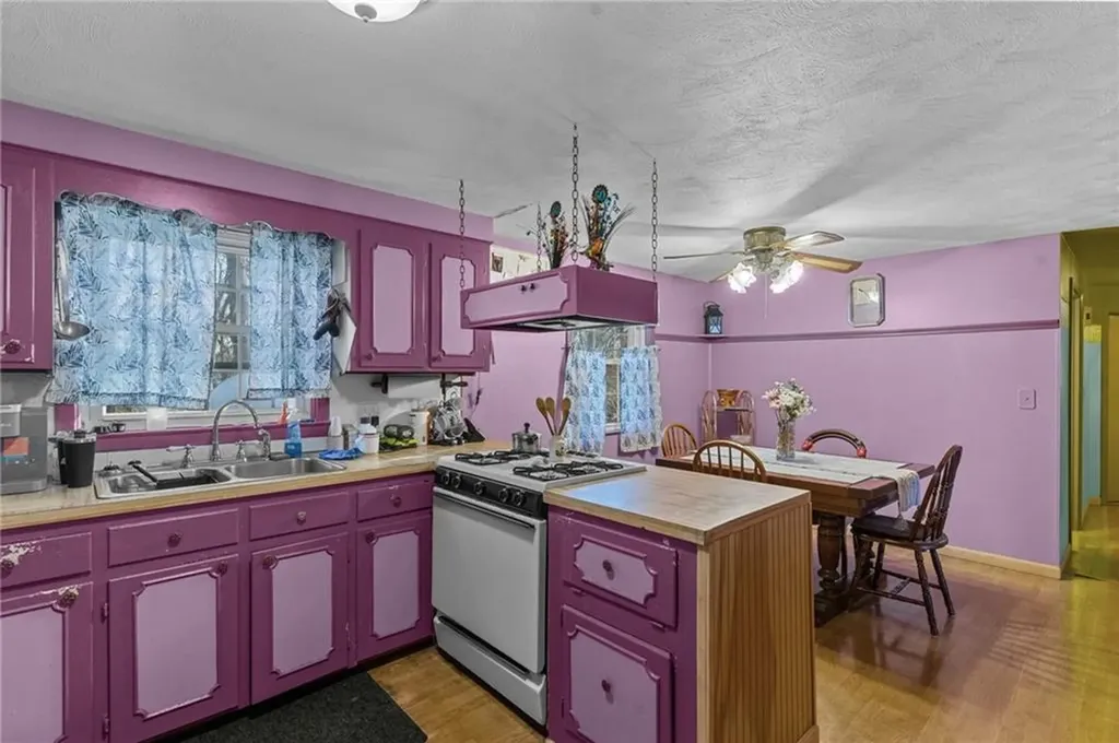 96 Walnut Glen Drive Warwick RI 02886