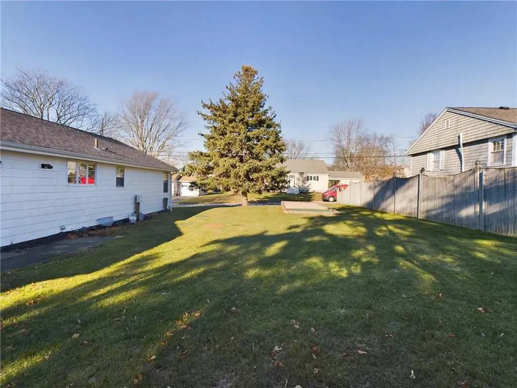 4 Oconnell Road Tiverton RI 02878