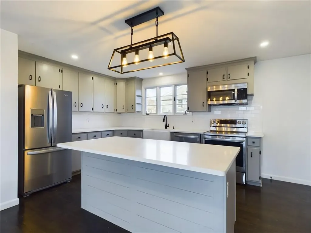 4 Oconnell Road Tiverton RI 02878