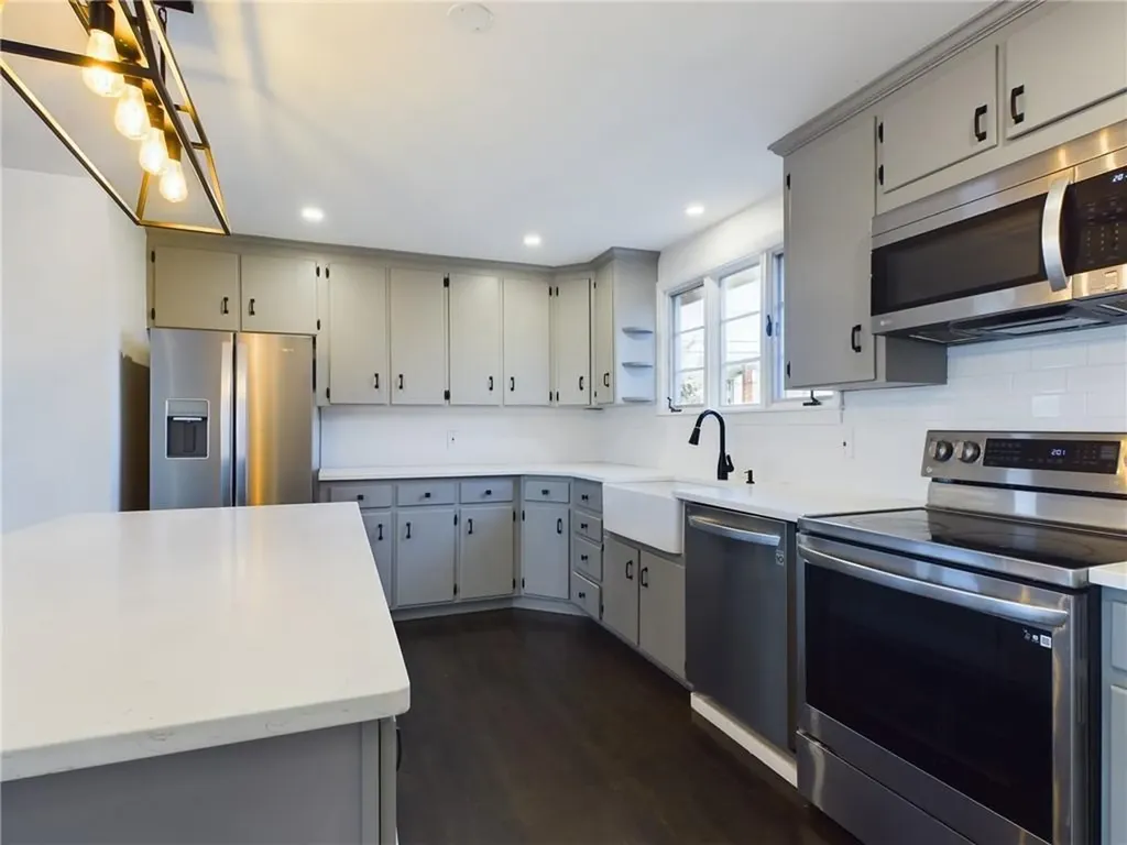 4 Oconnell Road Tiverton RI 02878