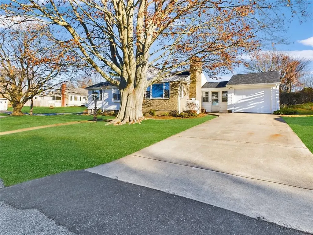 4 Oconnell Road Tiverton RI 02878