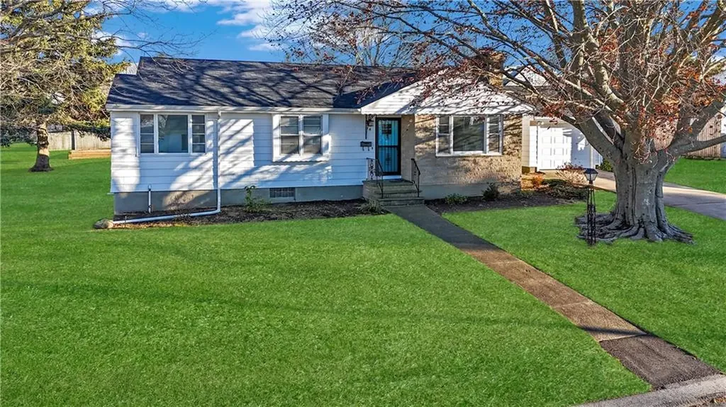 4 Oconnell Road Tiverton RI 02878