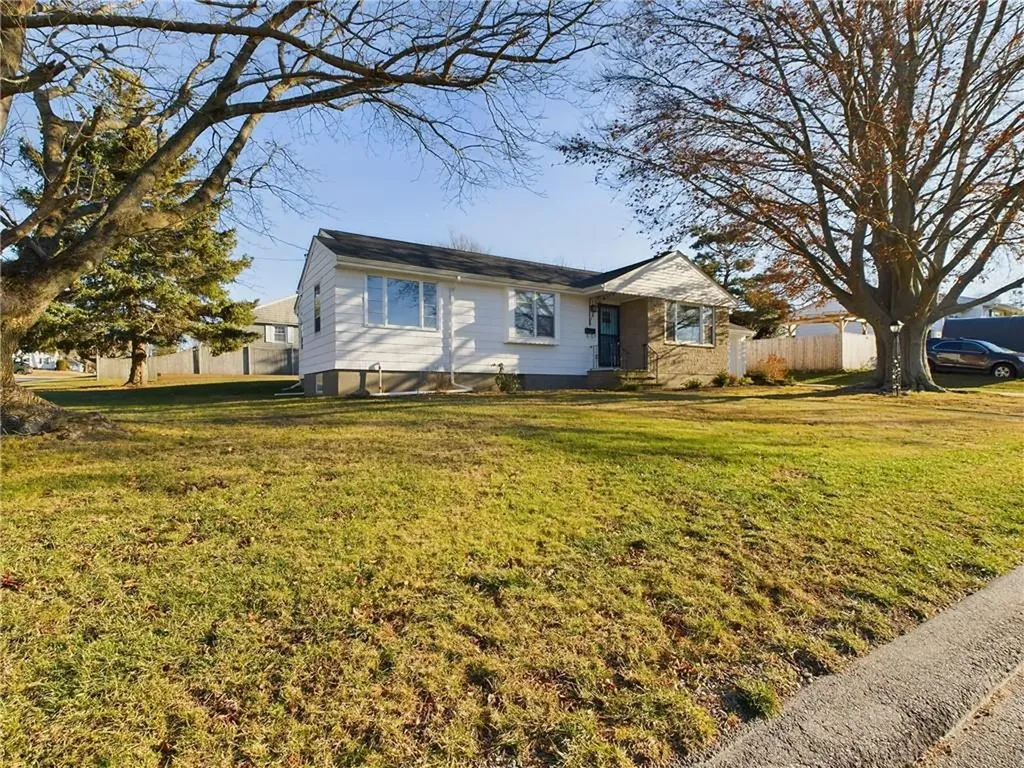 4 Oconnell Road Tiverton RI 02878