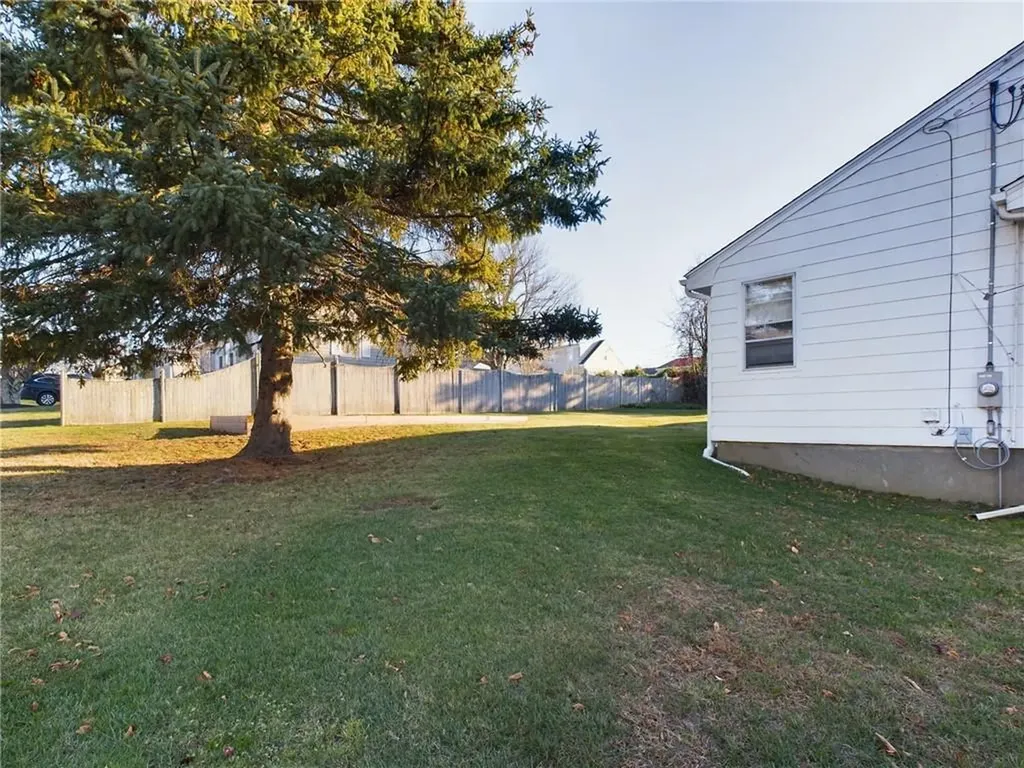 4 Oconnell Road Tiverton RI 02878