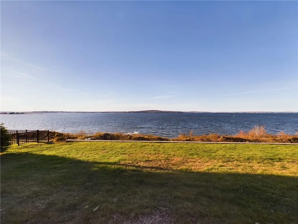 643 Old Colony Terrace Tiverton RI 02878