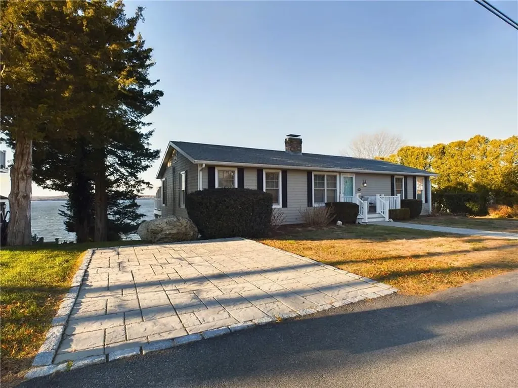 643 Old Colony Terrace Tiverton RI 02878