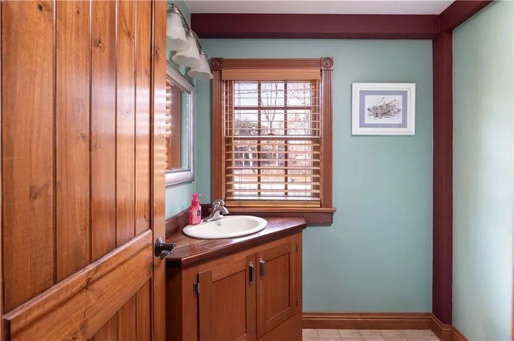 390 Fairview Avenue Coventry RI 02816