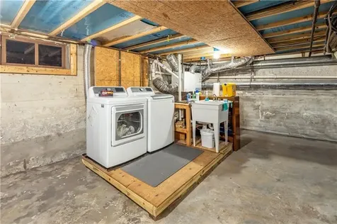 390 Fairview Avenue Coventry RI 02816