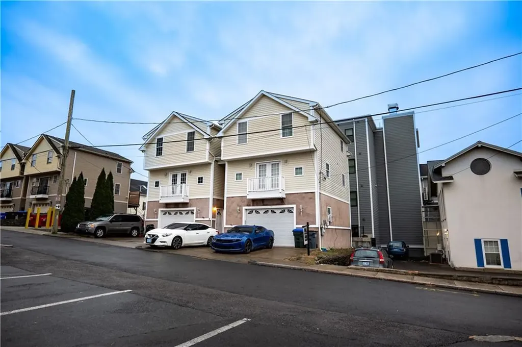5 7 Hewitt Street Providence RI 02909