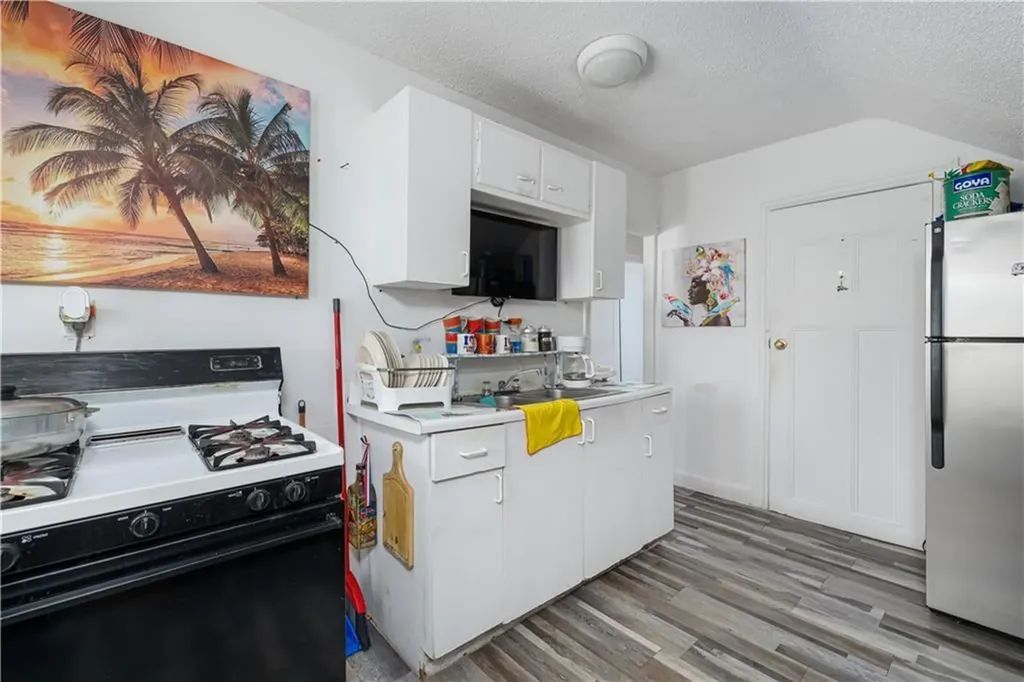 313 Sayles Street Providence RI 02905