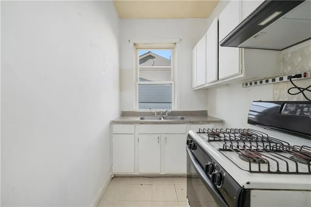 313 Sayles Street Providence RI 02905