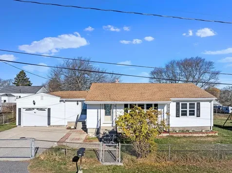 24 Hudson Street Tiverton RI 02878