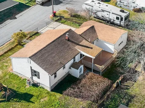 24 Hudson Street Tiverton RI 02878