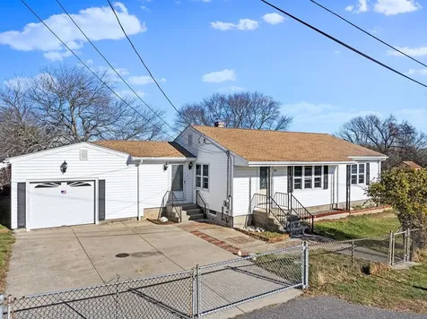24 Hudson Street Tiverton RI 02878