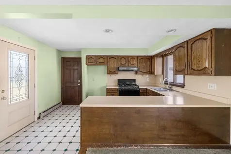 24 Hudson Street Tiverton RI 02878