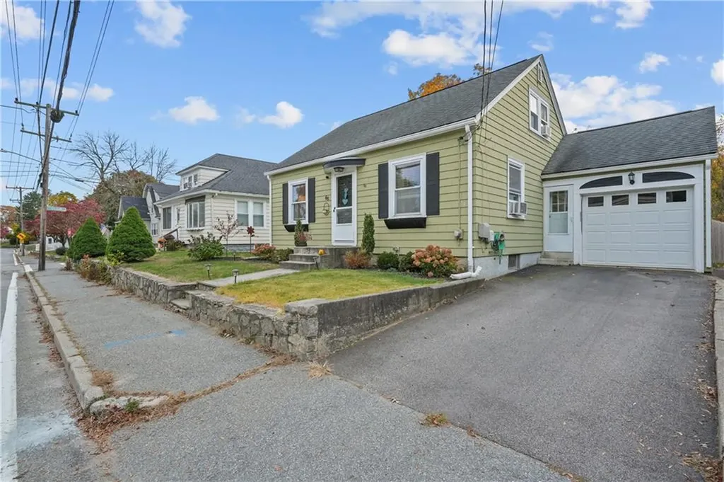 68 Dean Avenue Smithfield RI 02917