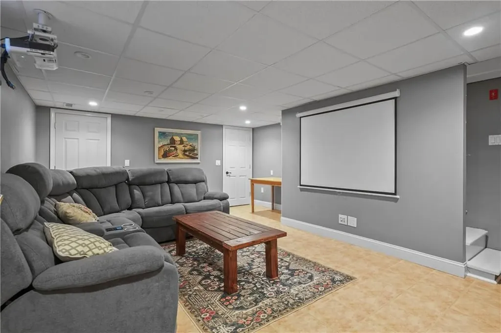 68 Dean Avenue Smithfield RI 02917