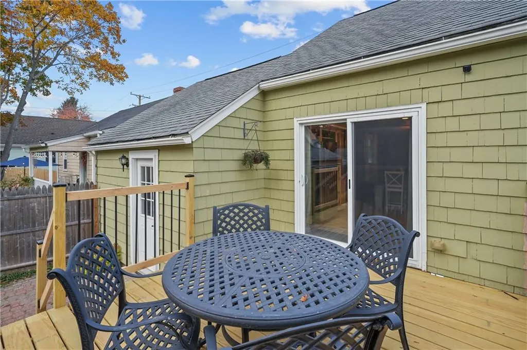 68 Dean Avenue Smithfield RI 02917