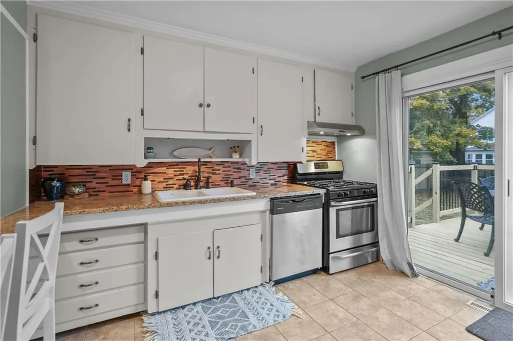 68 Dean Avenue Smithfield RI 02917