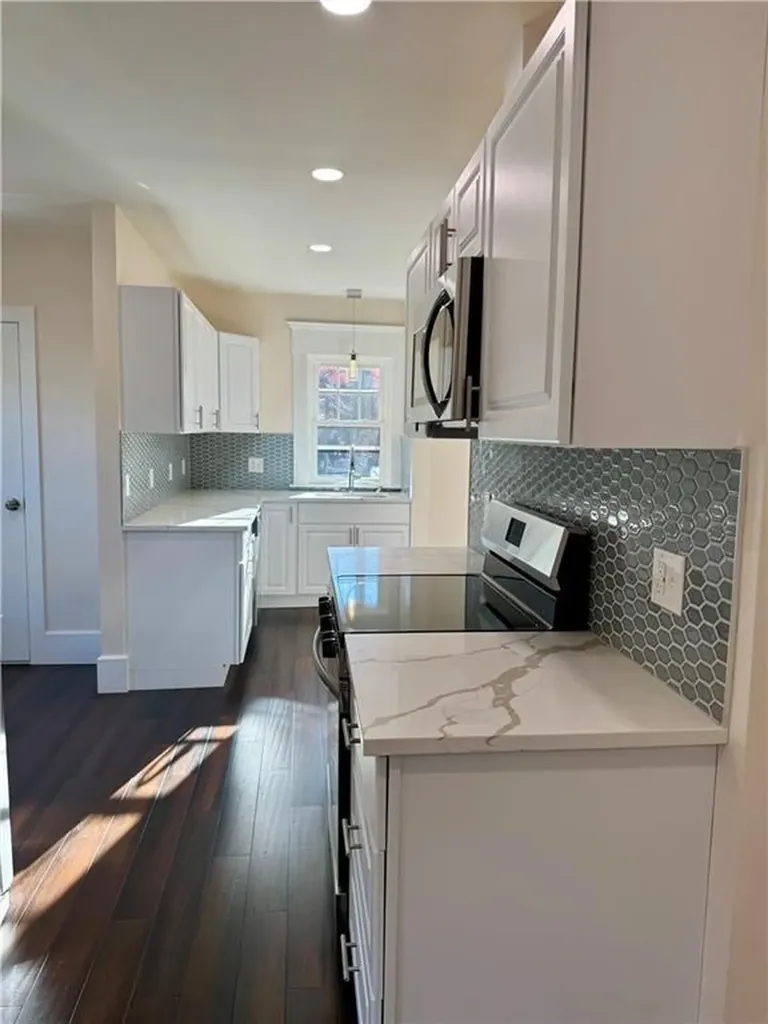 84 Maple Avenue West Warwick RI 02893