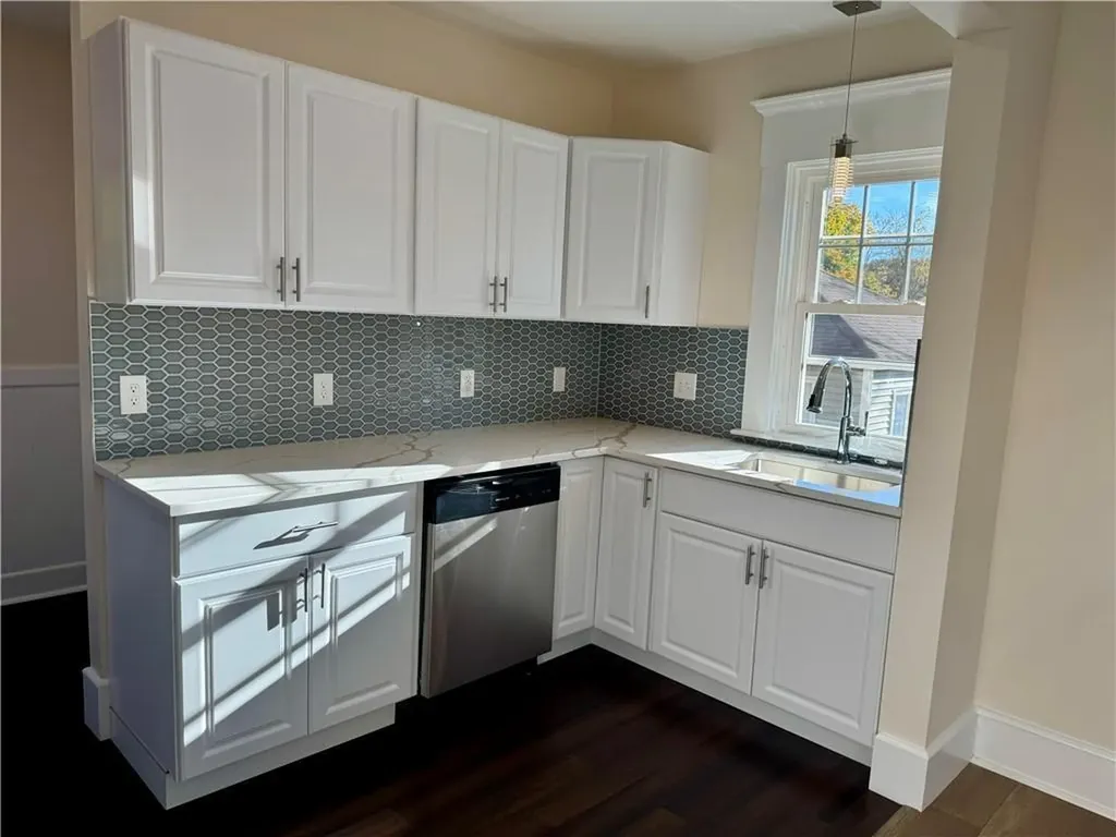 84 Maple Avenue West Warwick RI 02893