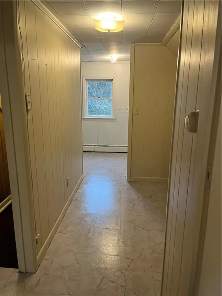 176 Horse Neck Road Warwick RI 02889