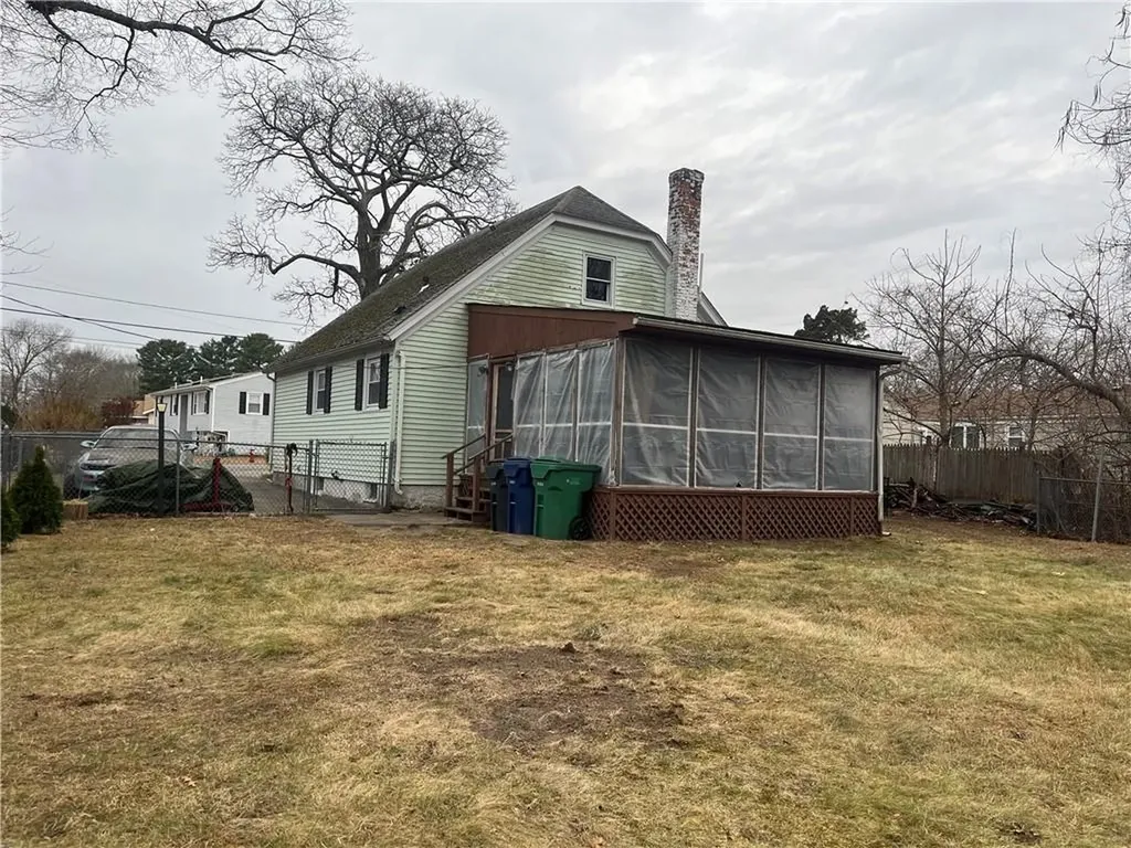 176 Horse Neck Road Warwick RI 02889