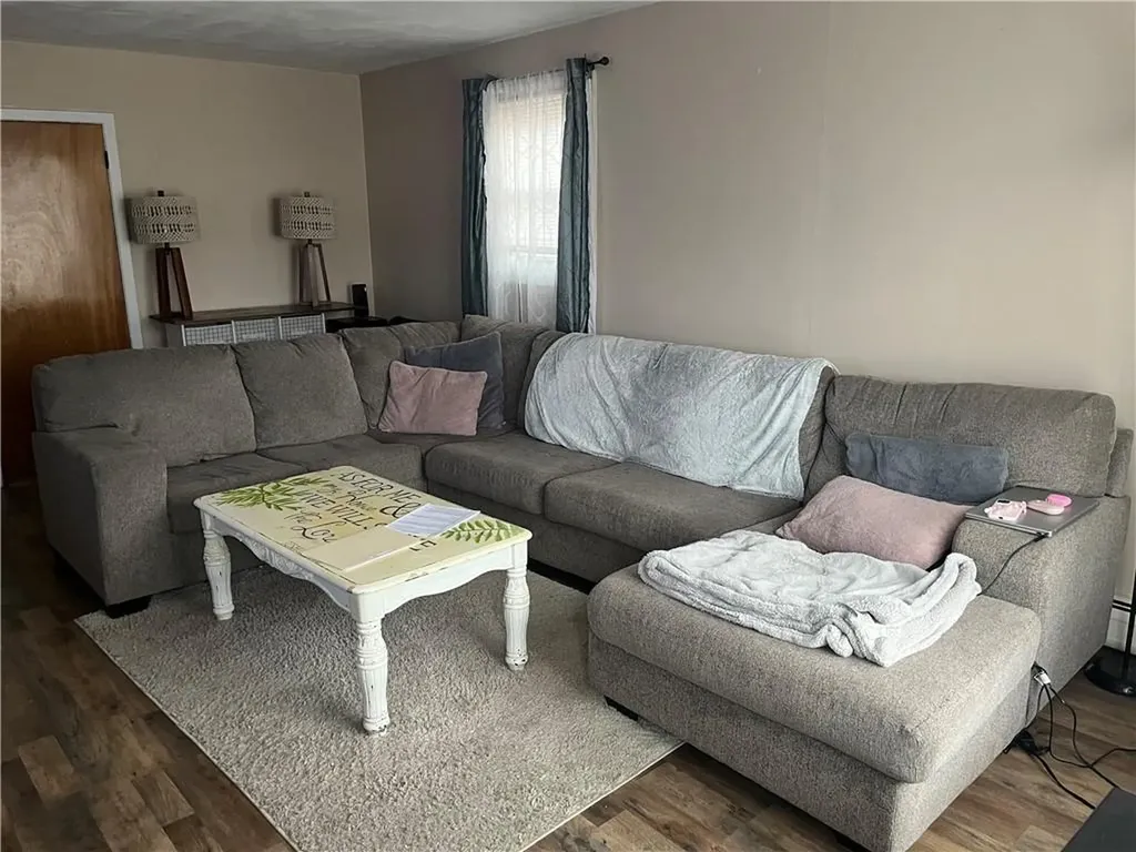 176 Horse Neck Road Warwick RI 02889