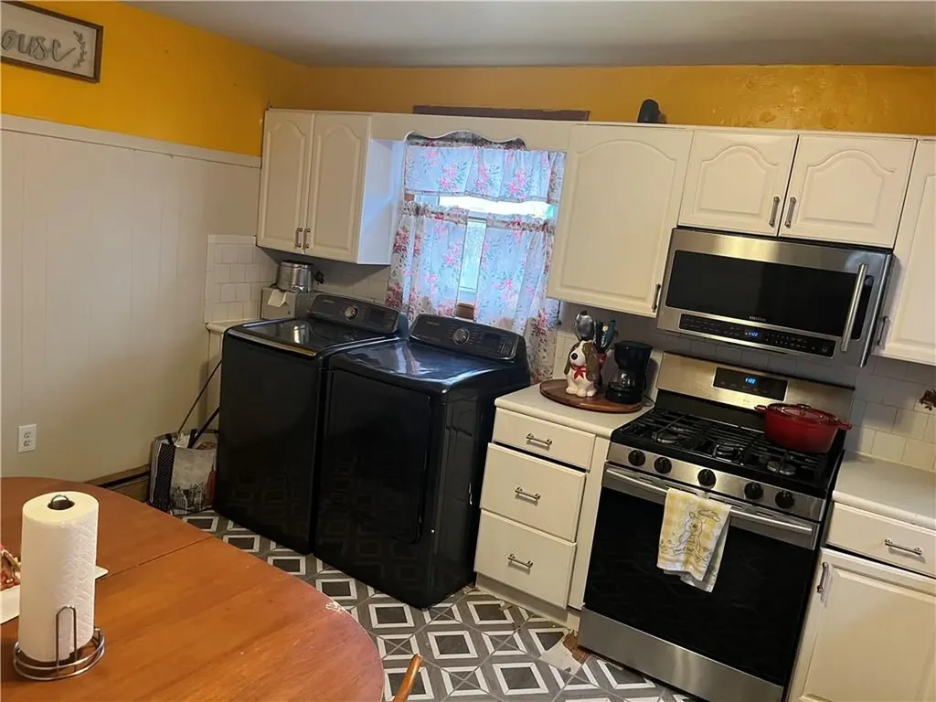 176 Horse Neck Road Warwick RI 02889