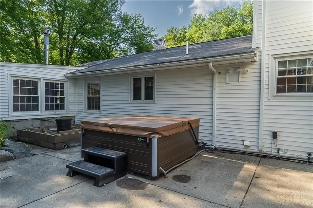 94 Carriage Drive Lincoln RI 02865