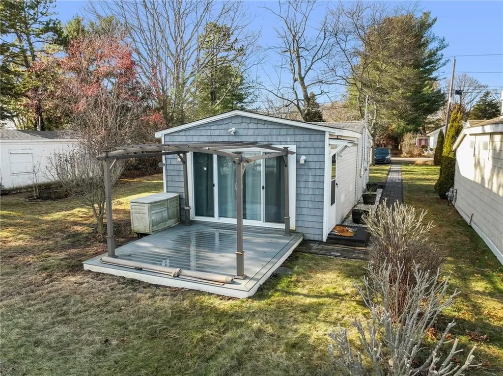 217 Namquid Drive Warwick RI 02888