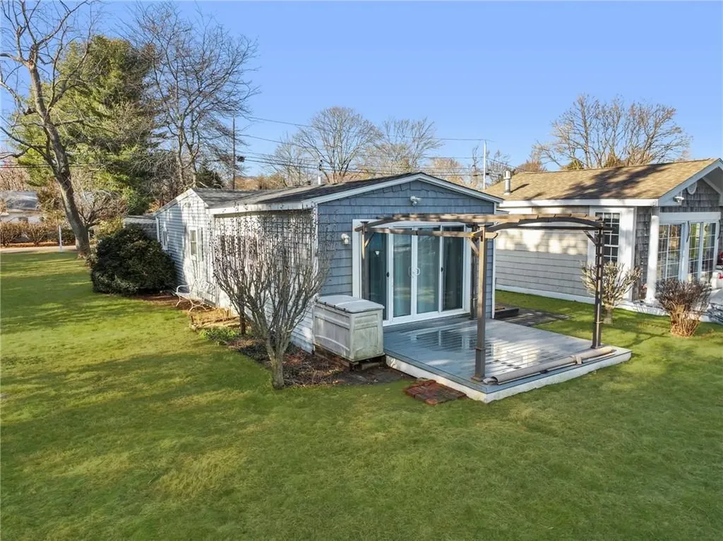 217 Namquid Drive Warwick RI 02888