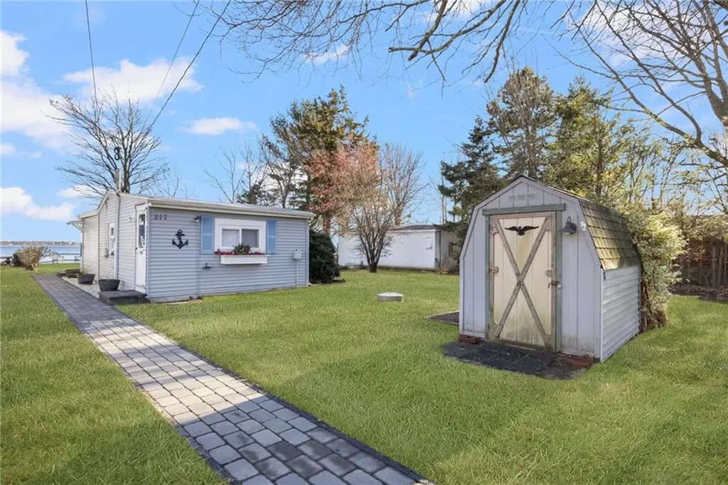 217 Namquid Drive Warwick RI 02888