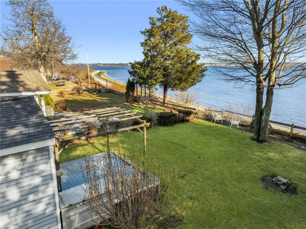 217 Namquid Drive Warwick RI 02888