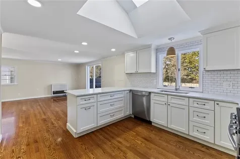 71 Gillan Avenue Warwick RI 02886