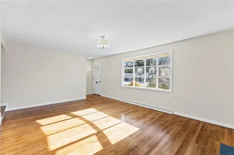 71 Gillan Avenue Warwick RI 02886