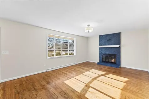 71 Gillan Avenue Warwick RI 02886