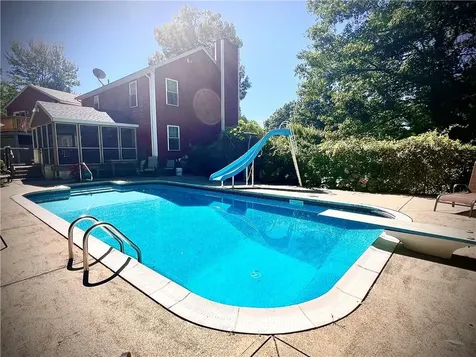 154 Lynne Lane Burrillville RI 02839