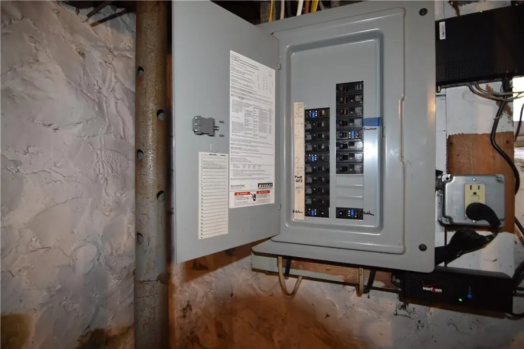 132 Division Street Woonsocket RI 02895