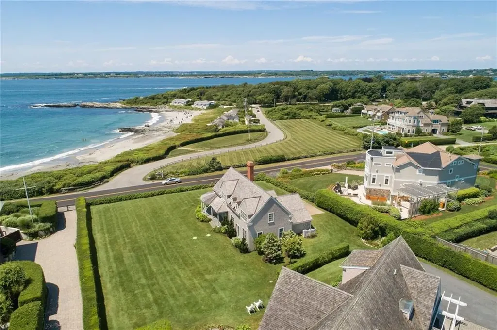 591 Ocean Avenue Newport RI 02840